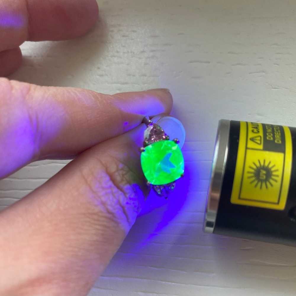 Vintage Avon RJ Graziano ring -UV reactive - image 1