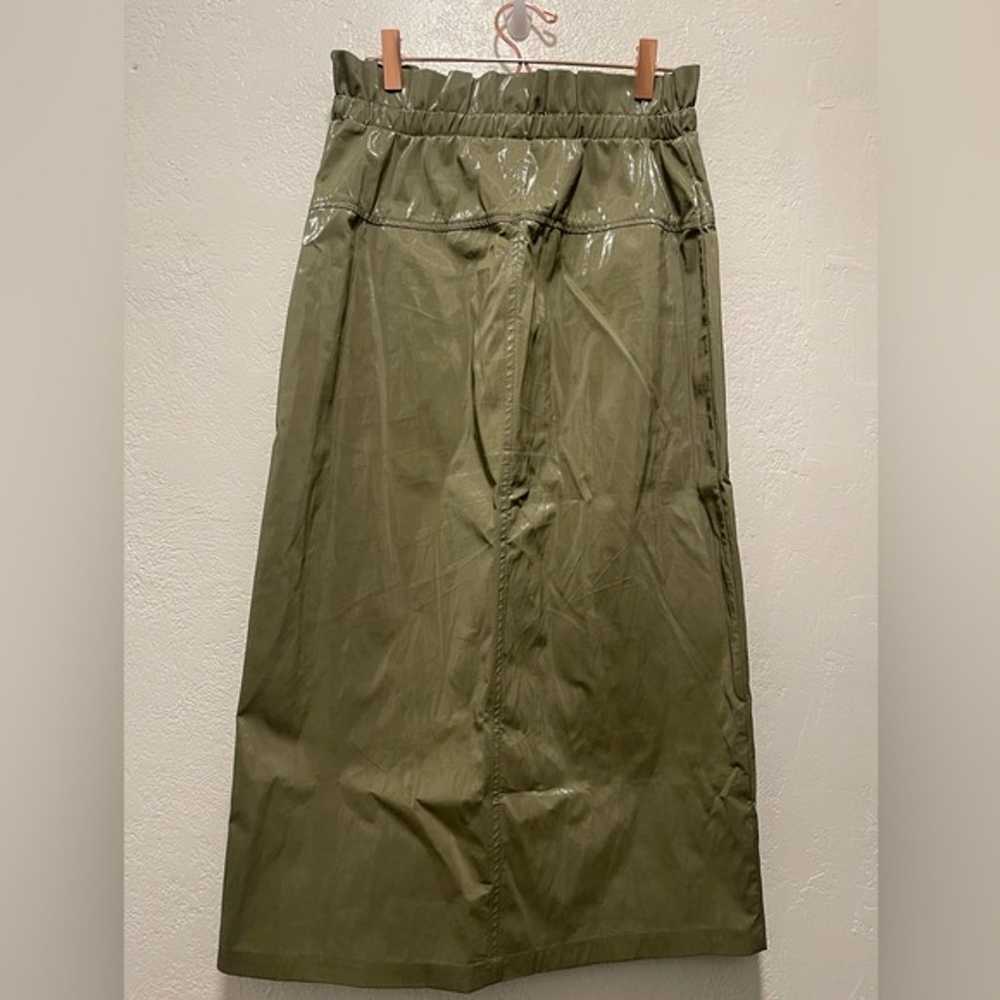 Zara Faux Green Vinyl Midi Skirt NWOT - image 11