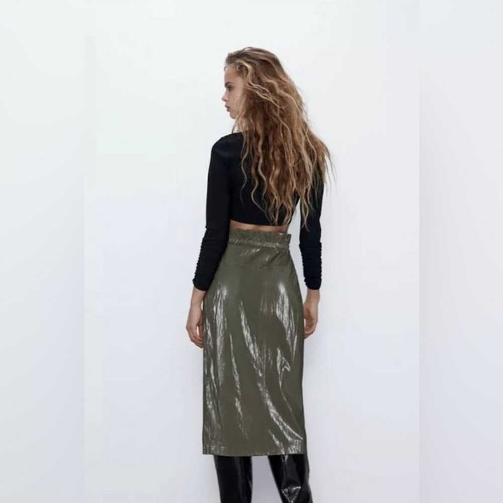 Zara Faux Green Vinyl Midi Skirt NWOT - image 12