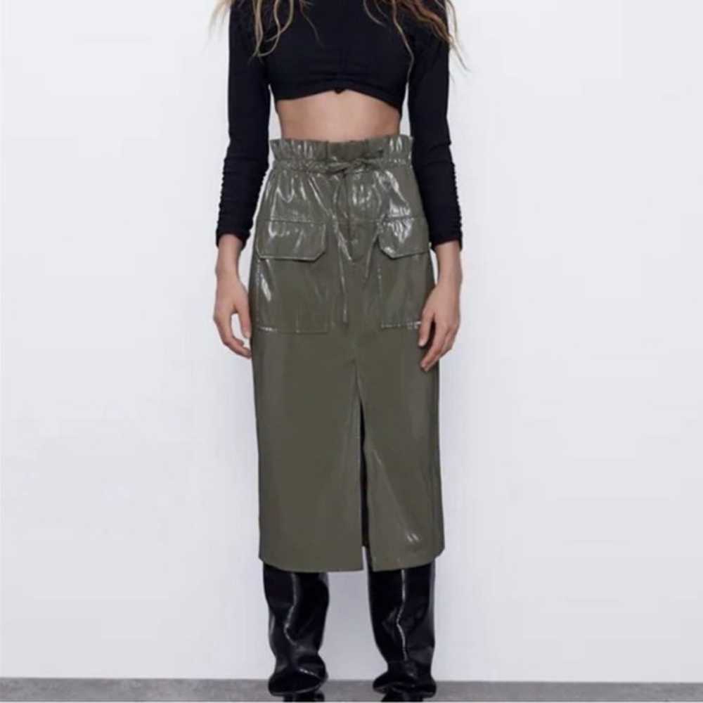 Zara Faux Green Vinyl Midi Skirt NWOT - image 4