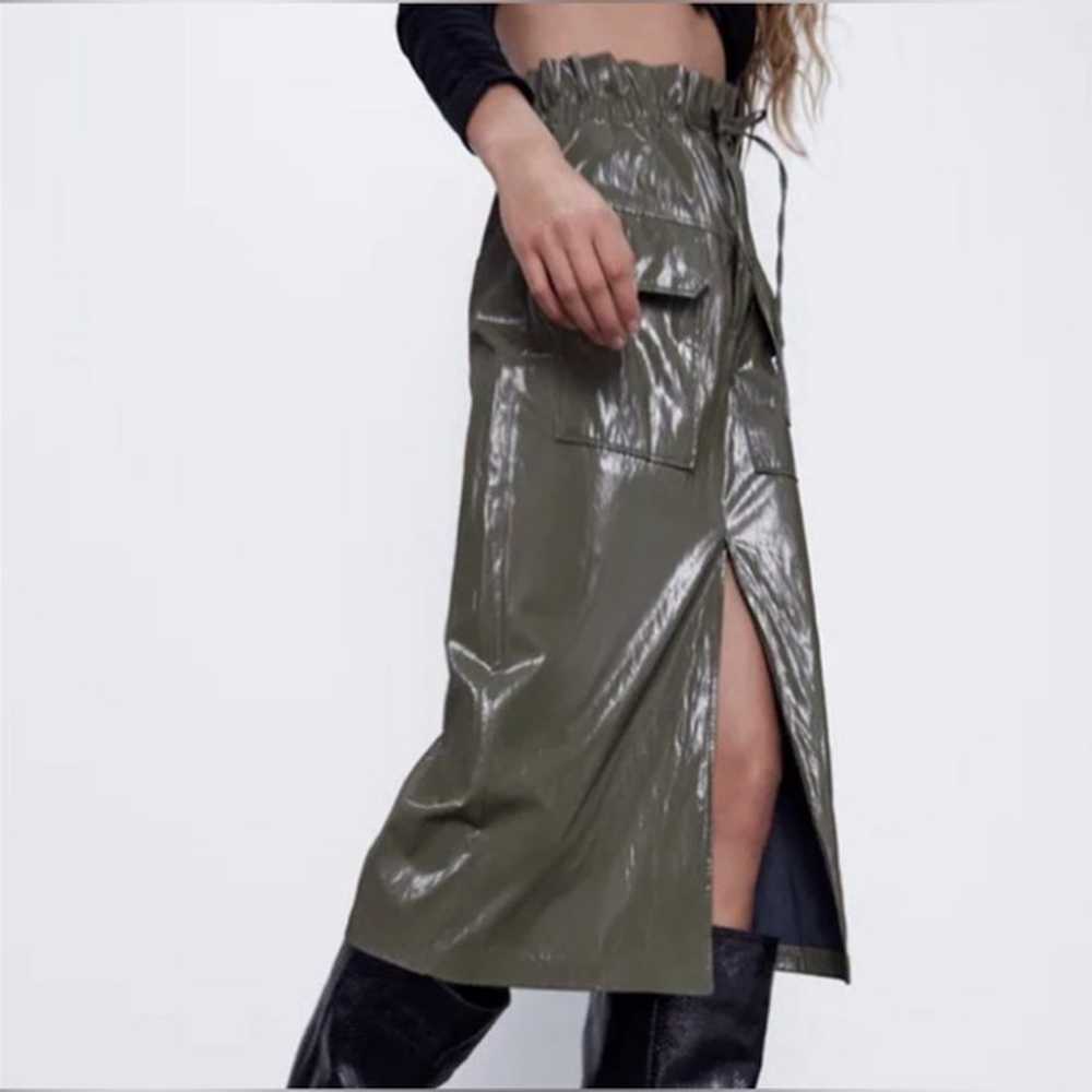 Zara Faux Green Vinyl Midi Skirt NWOT - image 5