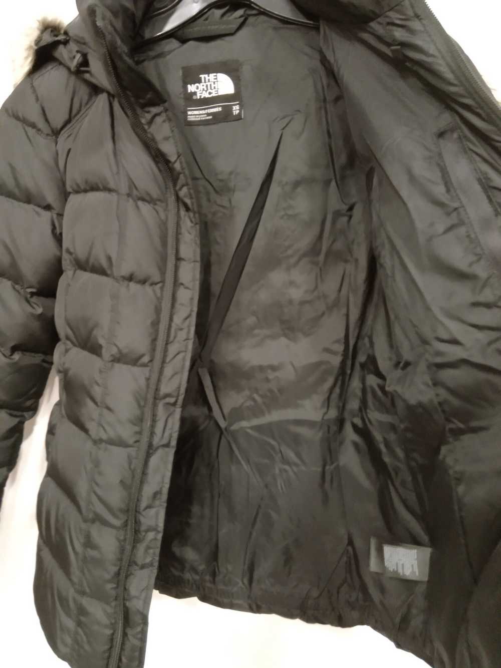 The North Face Women's Black Puffer Jacket Size XS - image 2