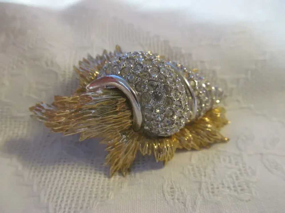 Chunky Conch Shell Pin Rhinestone & Gold Signed L… - image 3