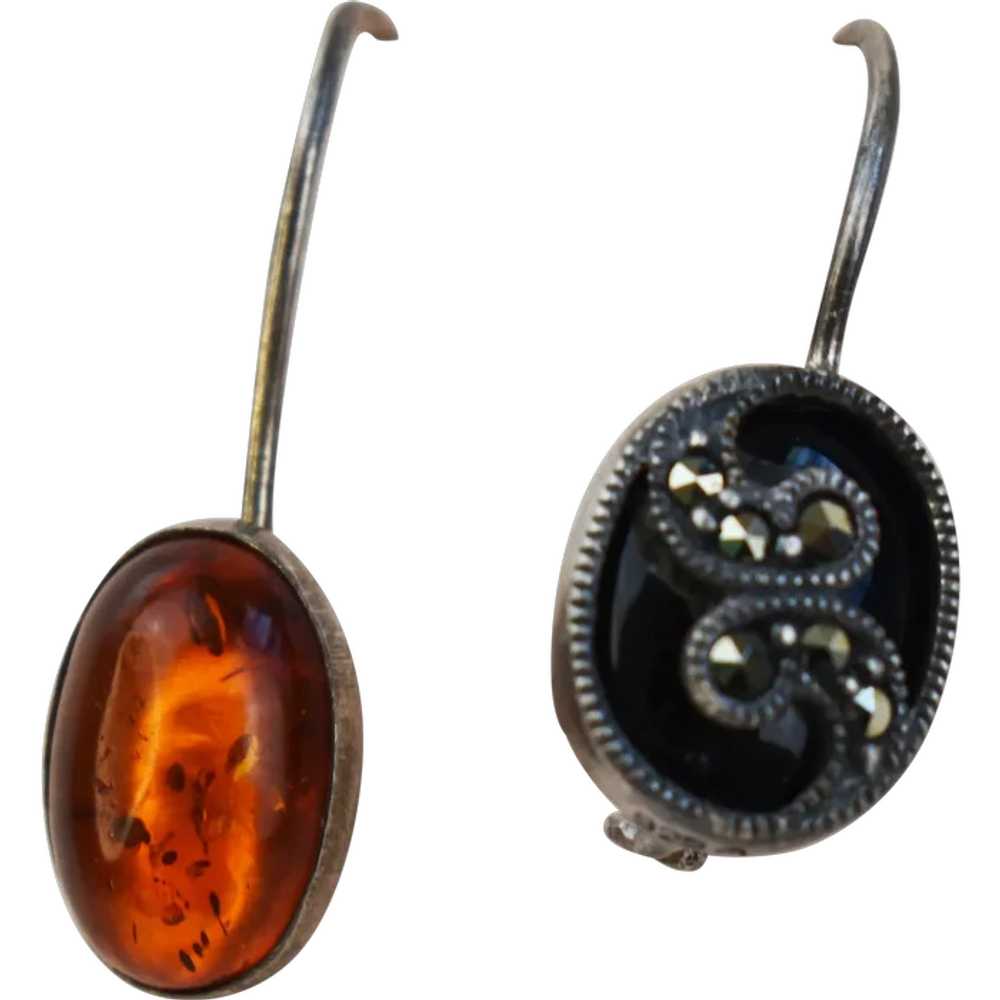 Asymmetrical mismatched earrings, onyx and marcas… - image 1