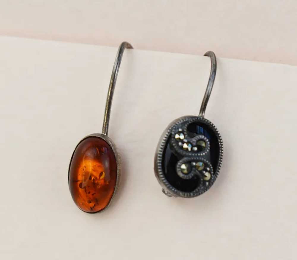 Asymmetrical mismatched earrings, onyx and marcas… - image 7