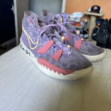★NIKE KYRIE★送関込★愛娘Azurieに向けた 新色の話題の１足★ ☆NIKE KYRIE☆送関込☆愛娘Azurieに向けた 新色の