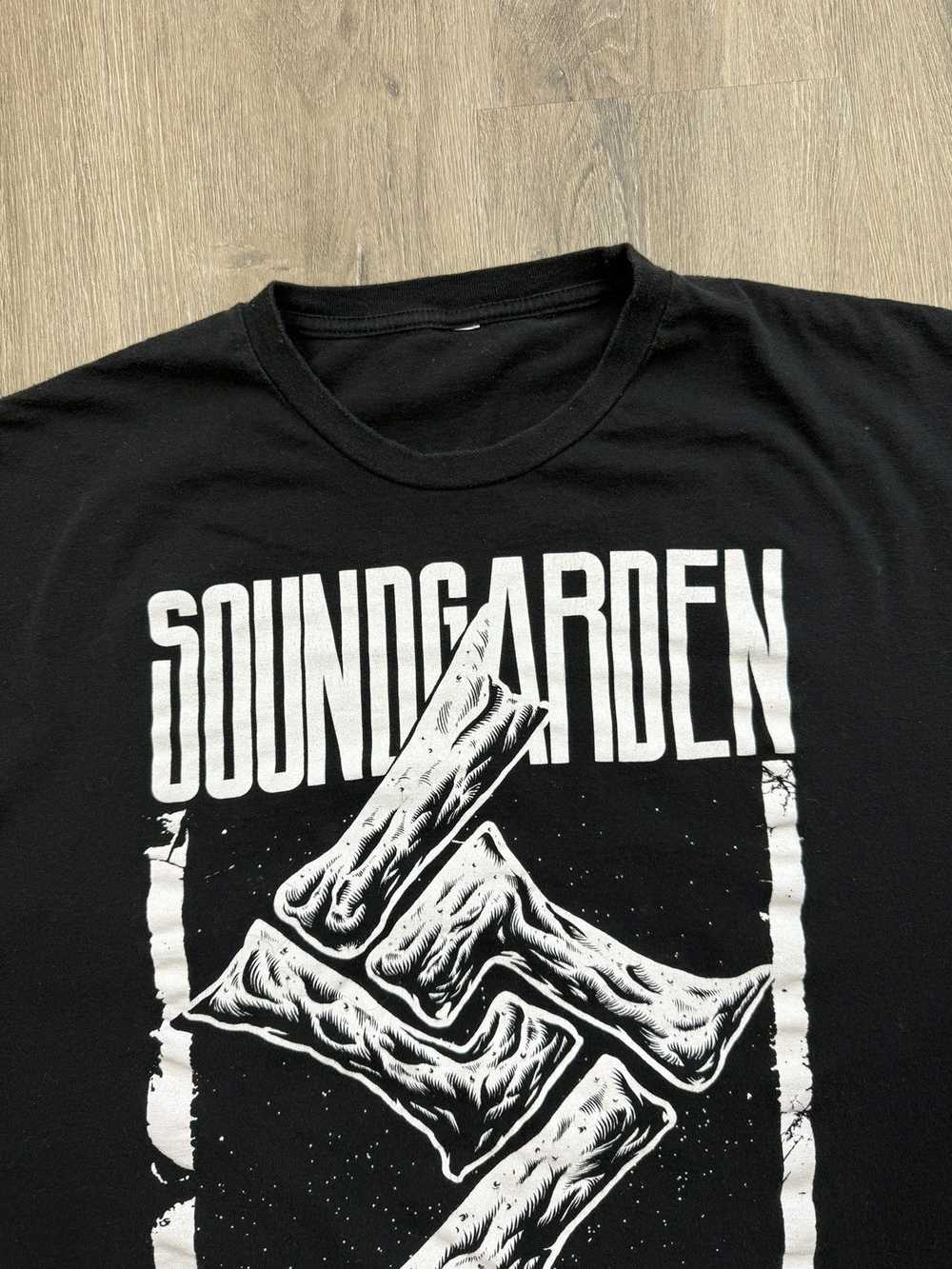 Band Tees × Tour Tee × Vintage Vintage Y2K Soundg… - image 3