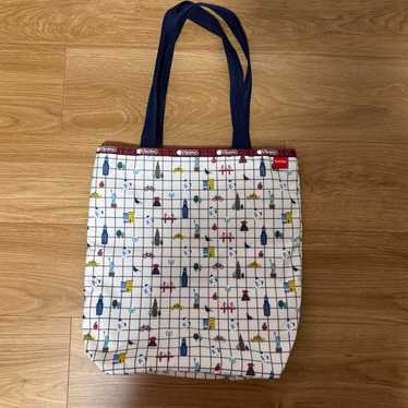 Familia LeSportsac tote bag.