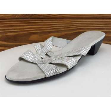 Munro Size 7 Sandal Slide Silver Leather Women N - image 1