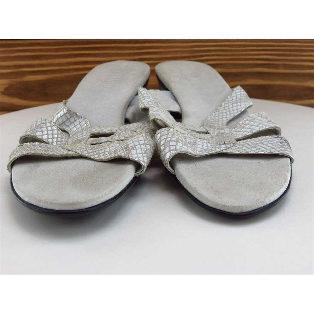 Munro Size 7 Sandal Slide Silver Leather Women N - image 2