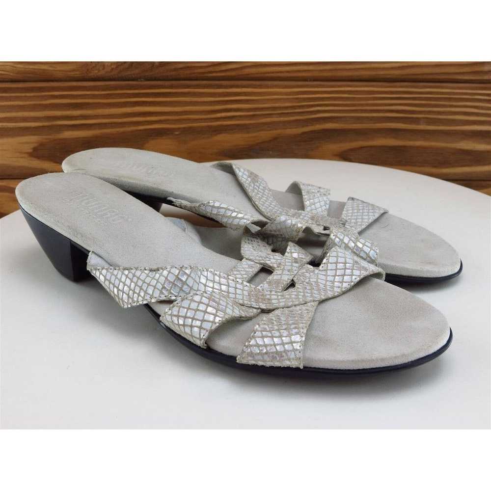 Munro Size 7 Sandal Slide Silver Leather Women N - image 4