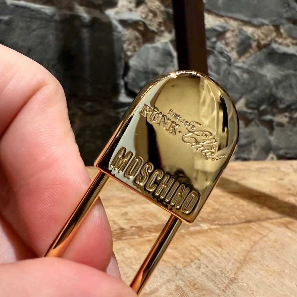 Moschino Moschino Vintage Redwall Gold Safety Pin Keychain