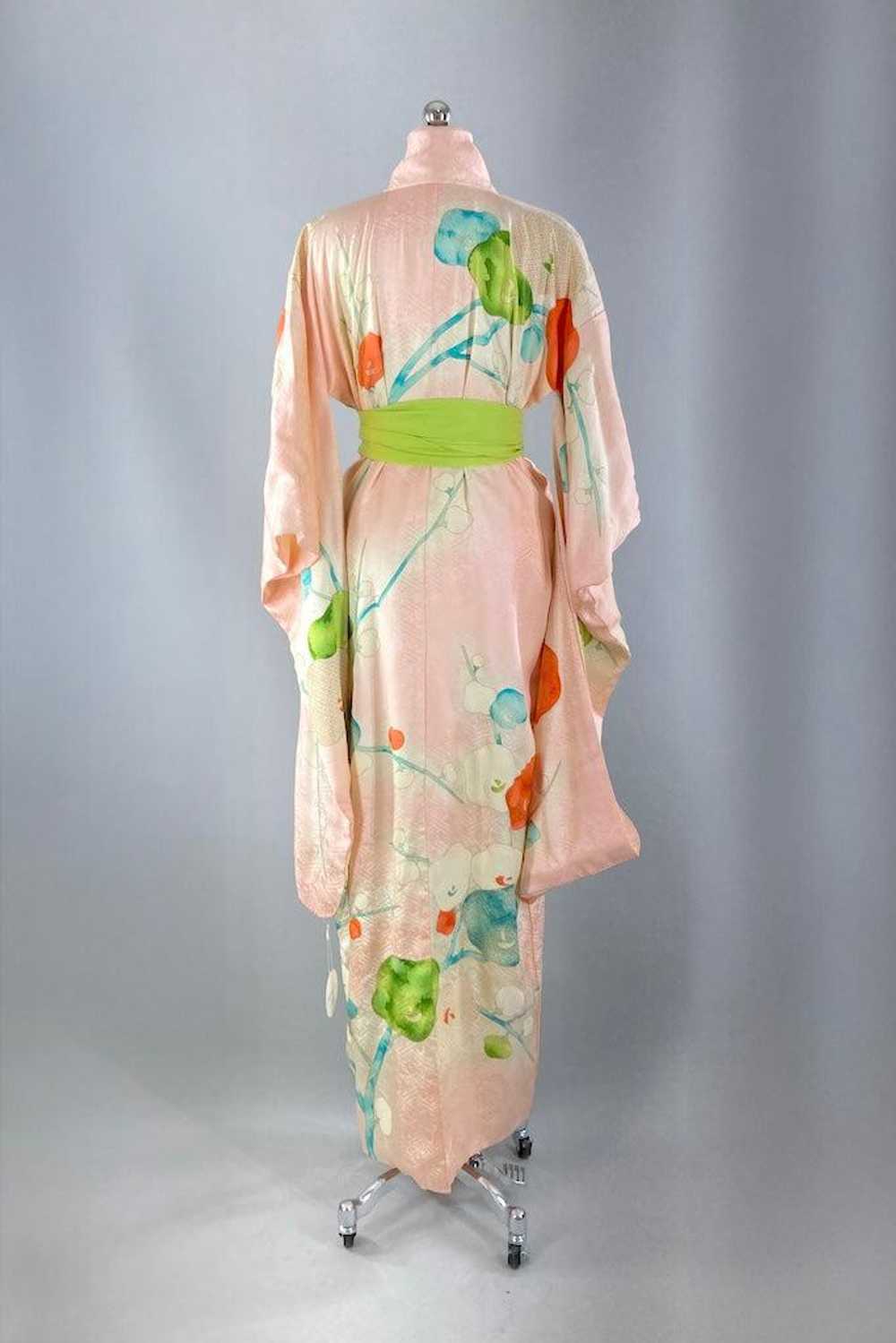 Vintage 1960s Peach Silk Furisode Kimono - image 6