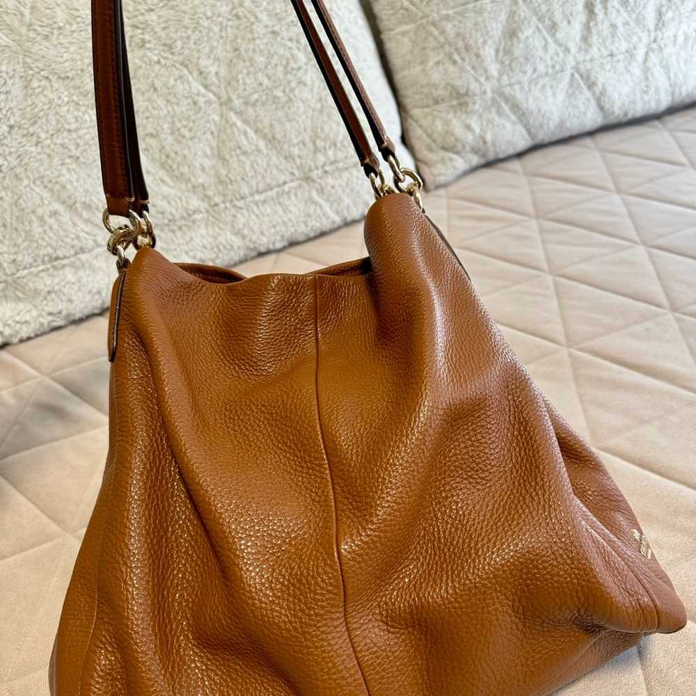 Gorgeous Coach Pebble Leather Hobo Purse Bag - image 6