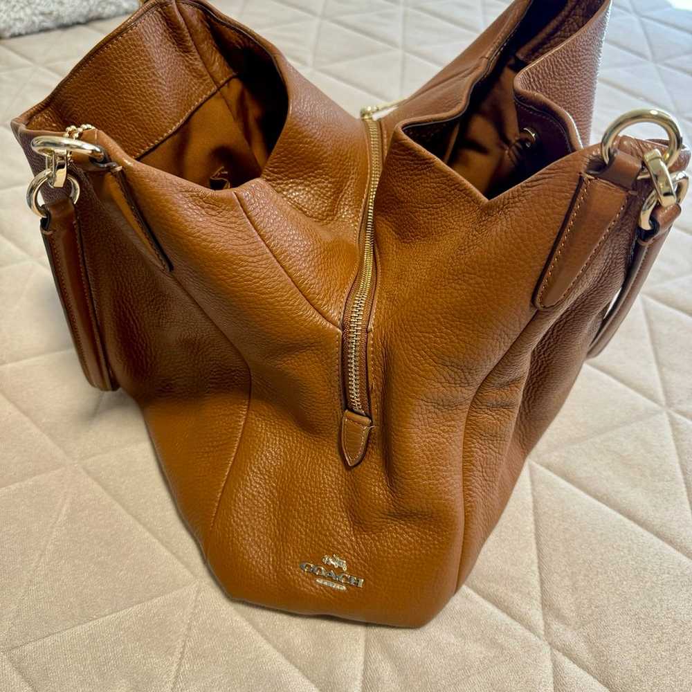 Gorgeous Coach Pebble Leather Hobo Purse Bag - image 7