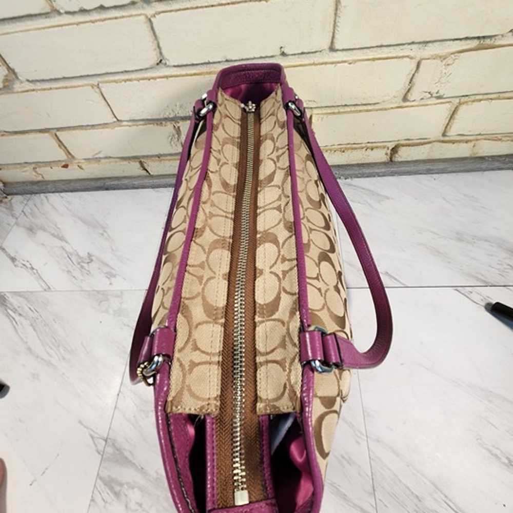 Like New Coach Park Signature Carrie Tote Bag Pur… - image 4