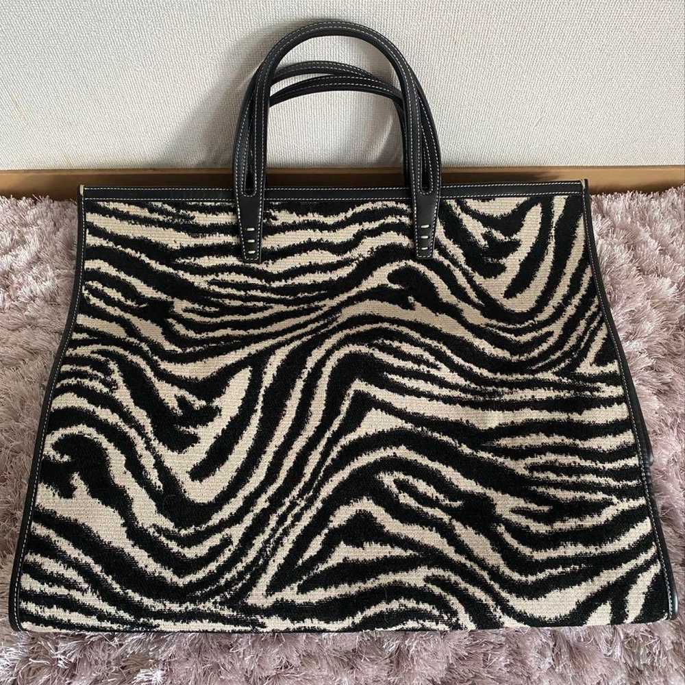 A VACATION Tote Bag TANK Zebra Jacquard - image 4