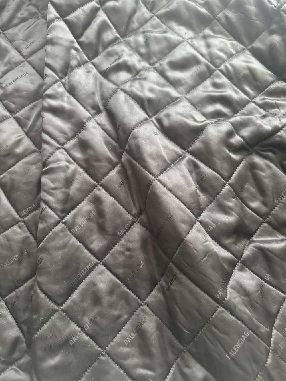 Balenciaga Balenciaga Quilted Padded Puffer Overs… - image 5