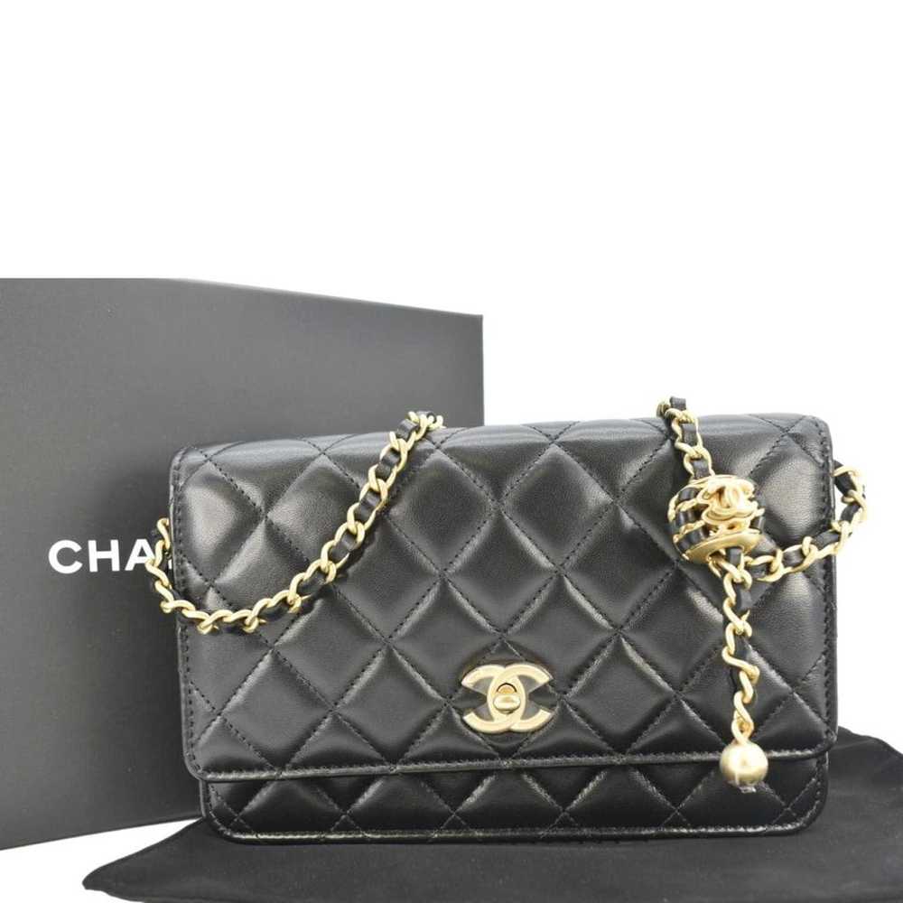 Chanel Leather crossbody bag - image 2