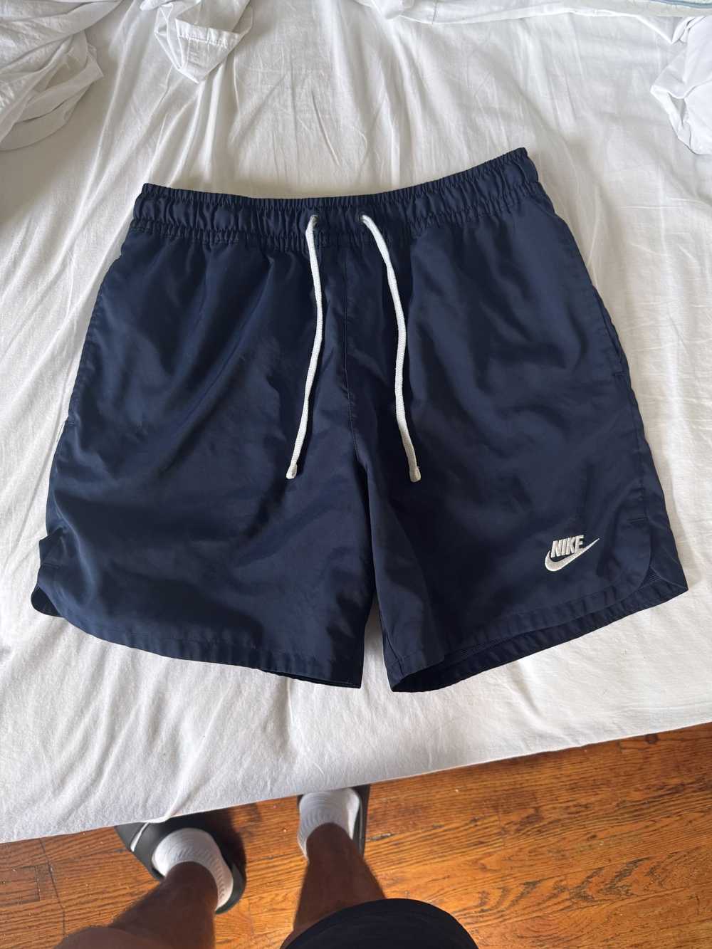 Nike Nike Men's Woven Lined Flow Shorts - image 2