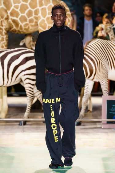 Vetements Vetements A/W 19 Runway Reversible Priso