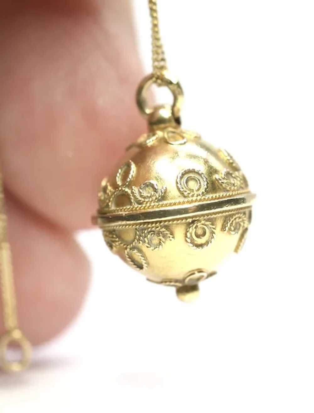 Victorian 9ct gold textured Orb pendant - image 8