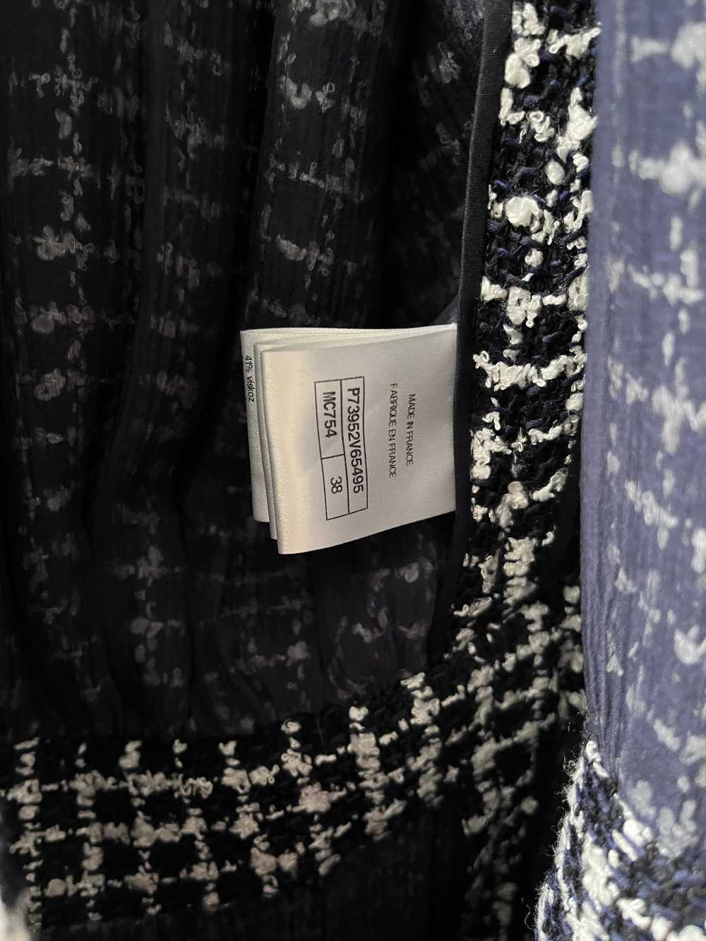 Product Details Chanel Black and White Tweed Jump… - image 8