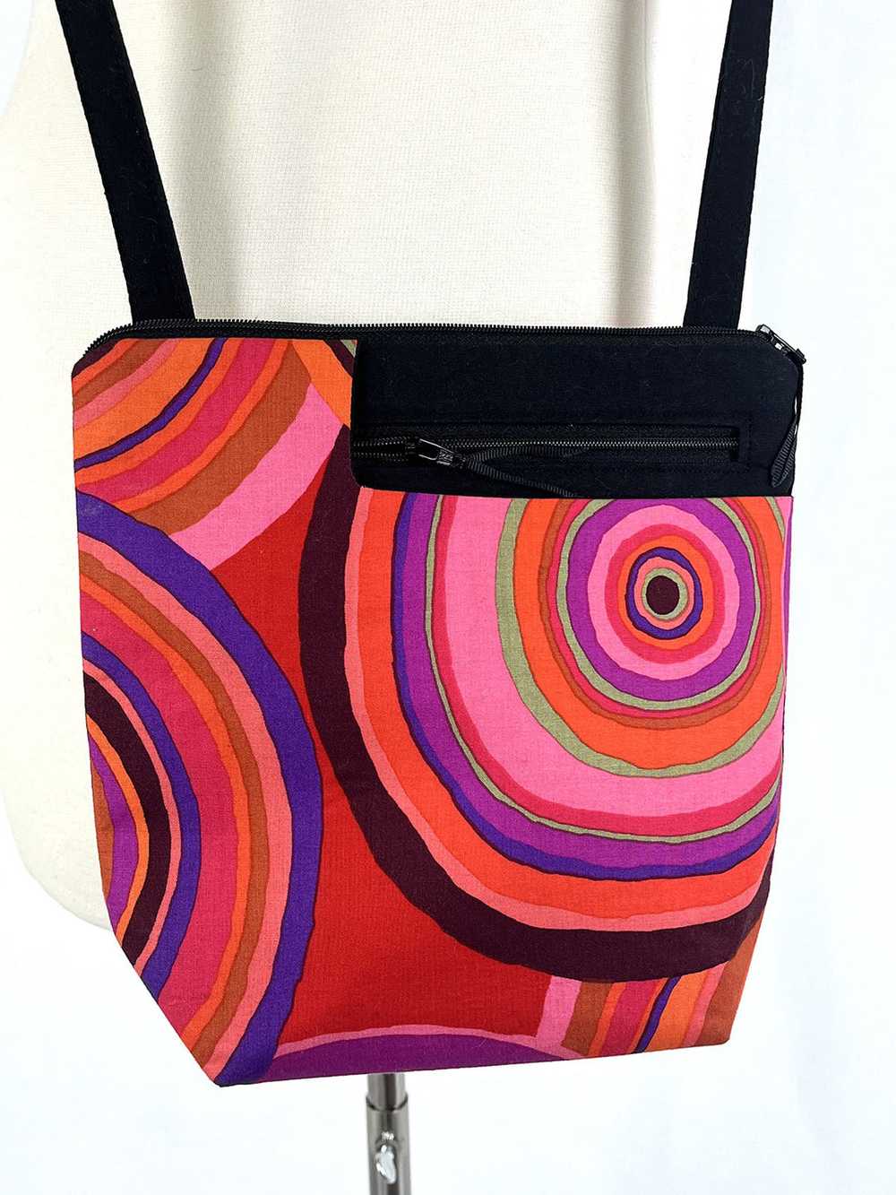 Black & Peach Multi-Color Circles Shoulder Purse - image 2