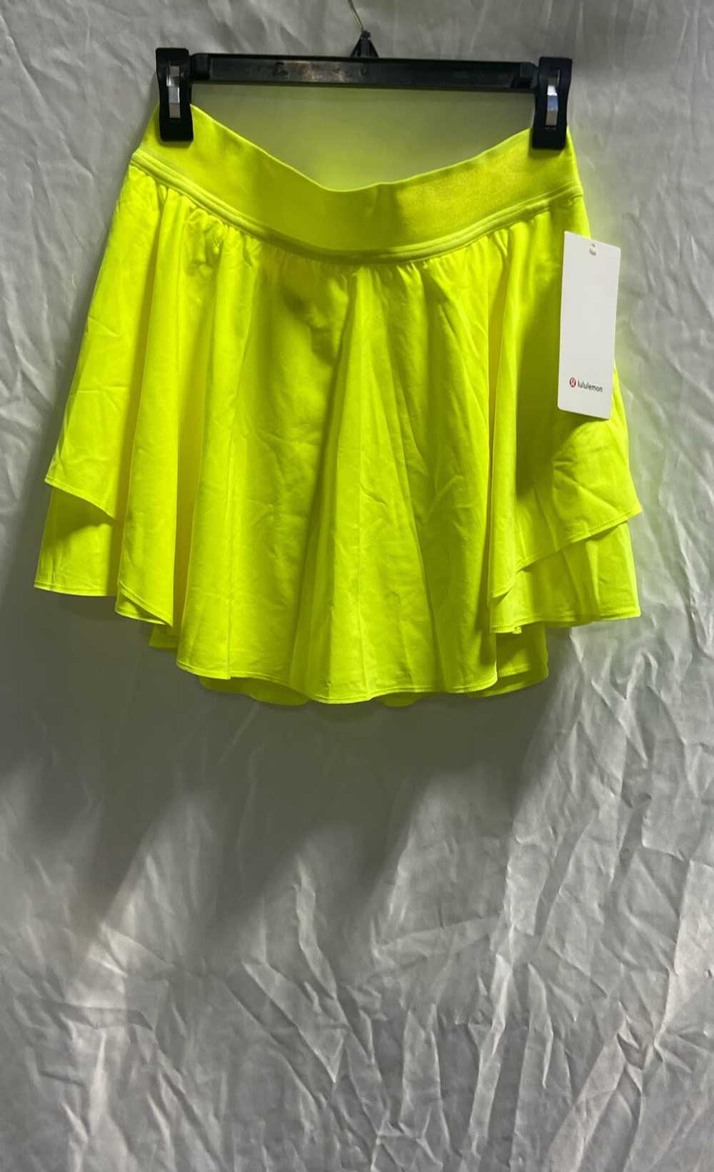 NWT Lululemon Womens Green Court Rival Shorts Lin… - image 1