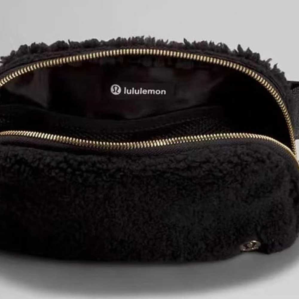 Lululemon Everywhere Fleece Belt Bag - image 2