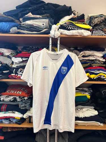 Soccer Jersey × Streetwear × Vintage Umbro Guatem… - image 1