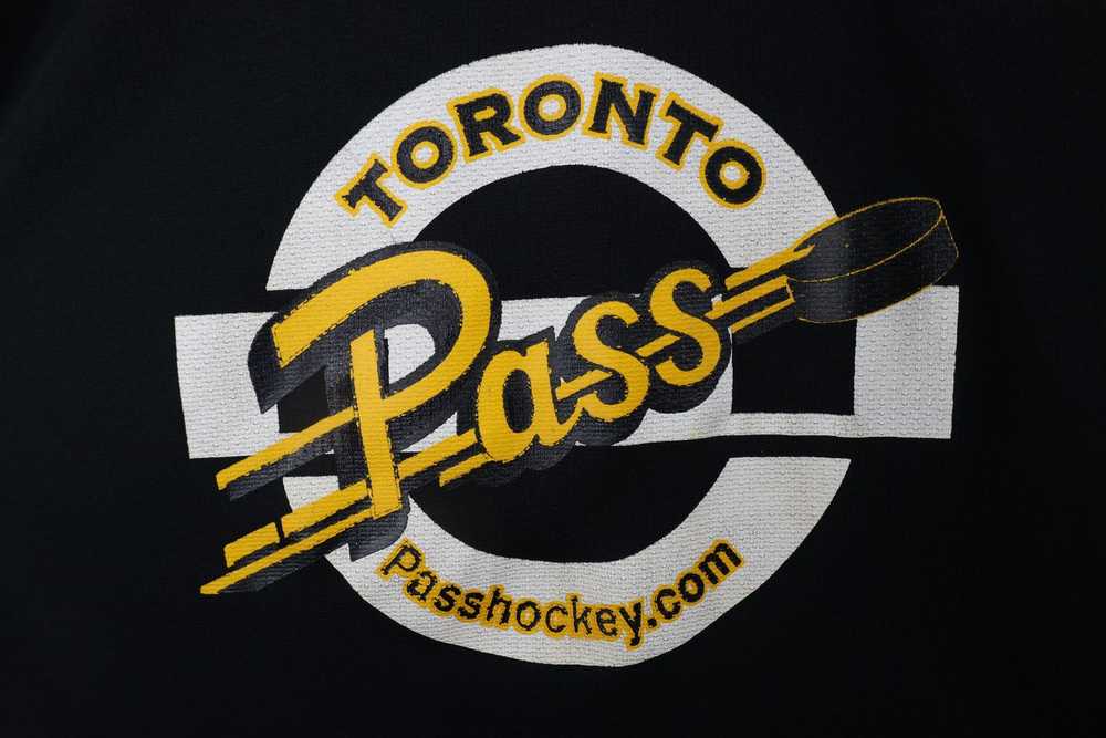 Vintage Vintage 90s Spell Out Pass Hockey Toronto… - image 4