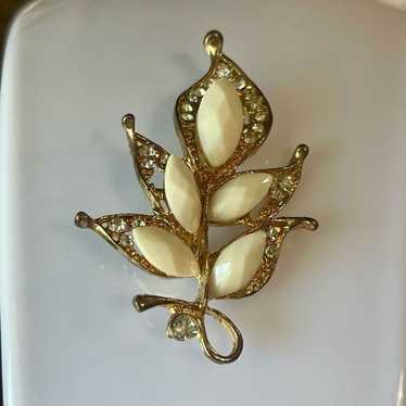 Other Vintage Unique Fall Crystal Leaf Brooch Wom… - image 1