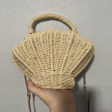 LC Lauren Conrad Seashell Clamshell Wicker Crossb… - image 1