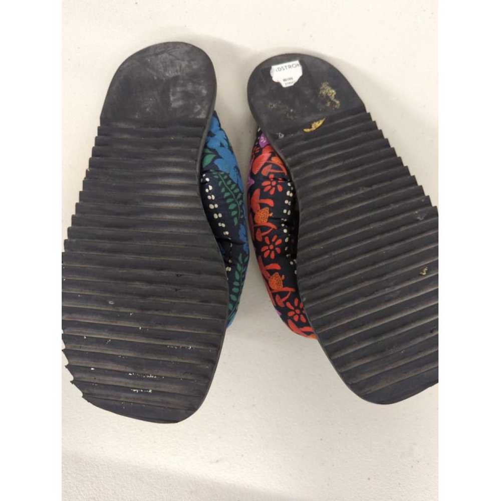 Farm Rio Cloth flip flops - image 9