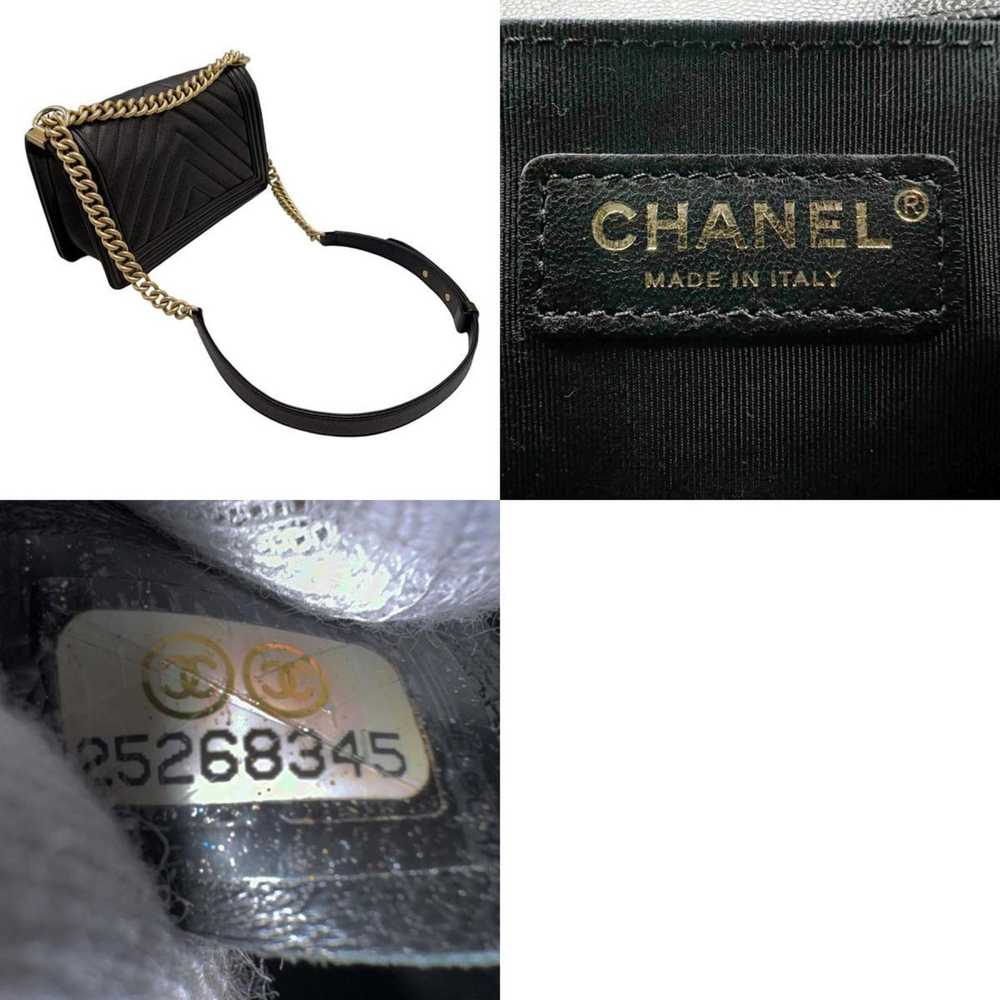 Chanel Boy Black Leather Shoulder Bag (Pre-Owned) - image 5