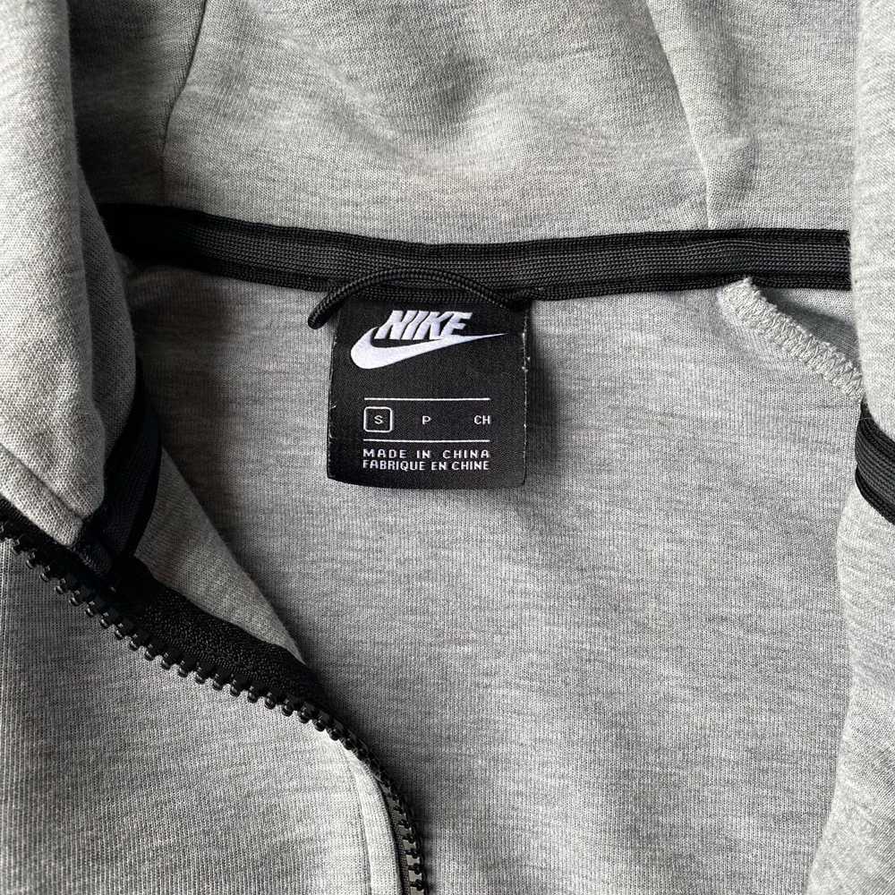 Vintage GREY NIKE TECH HOODIE ZIPUP SMALL - image 3