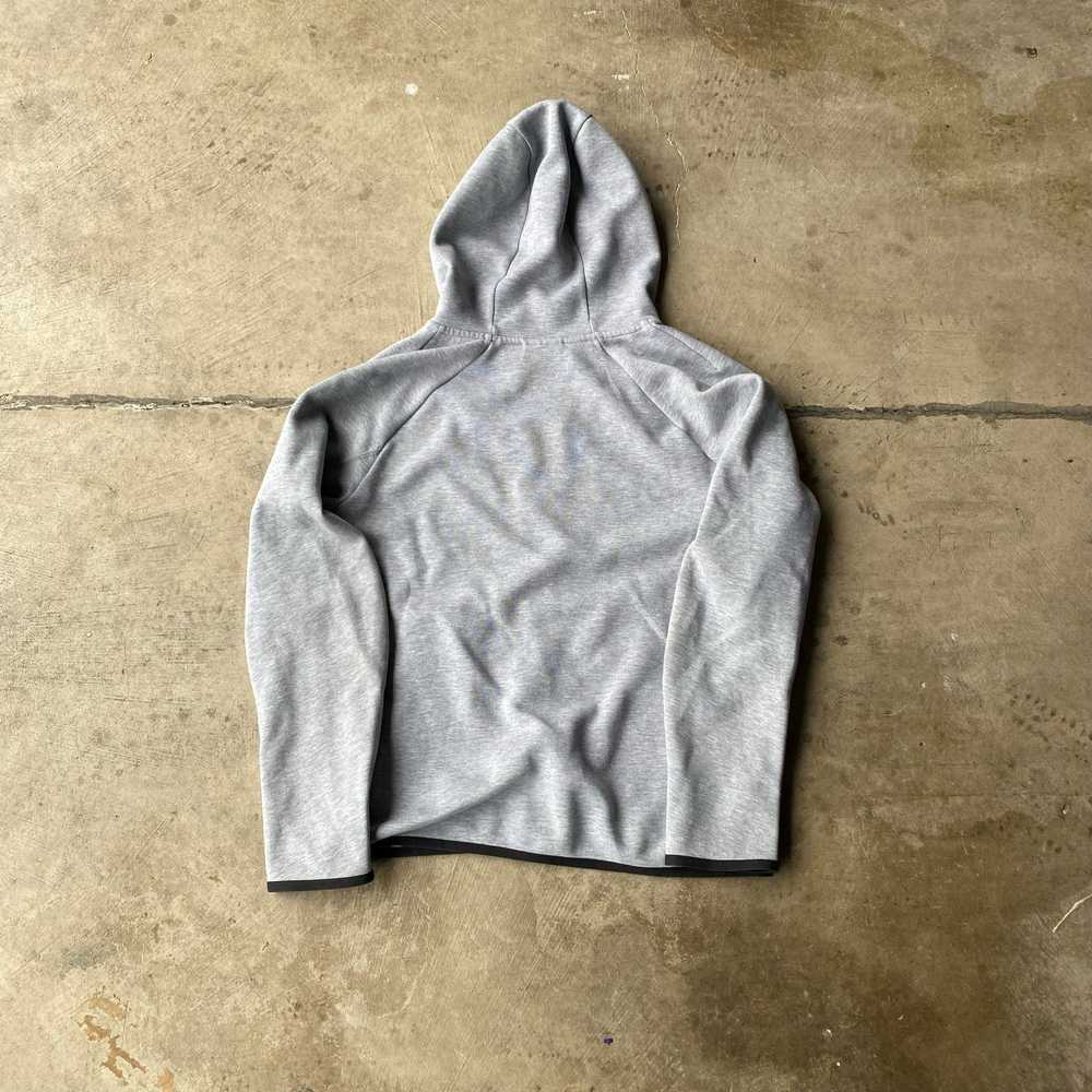 Vintage GREY NIKE TECH HOODIE ZIPUP SMALL - image 5