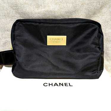 Chanel novelty pouch with large capacity. - image 1