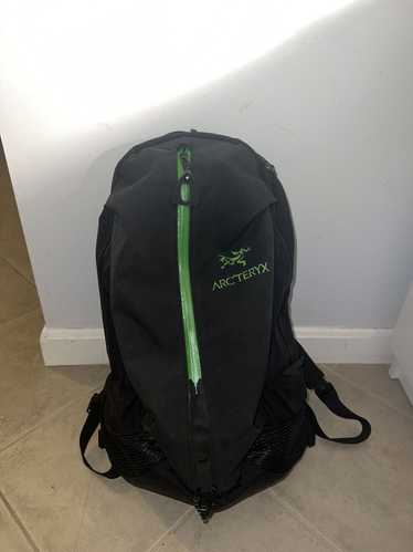 Arc'Teryx arc’teryx Arro 22 backpack black/ neon g