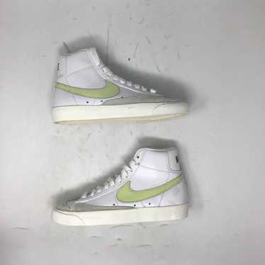 Nike Wmns Blazer Mid 77 Barely Volt