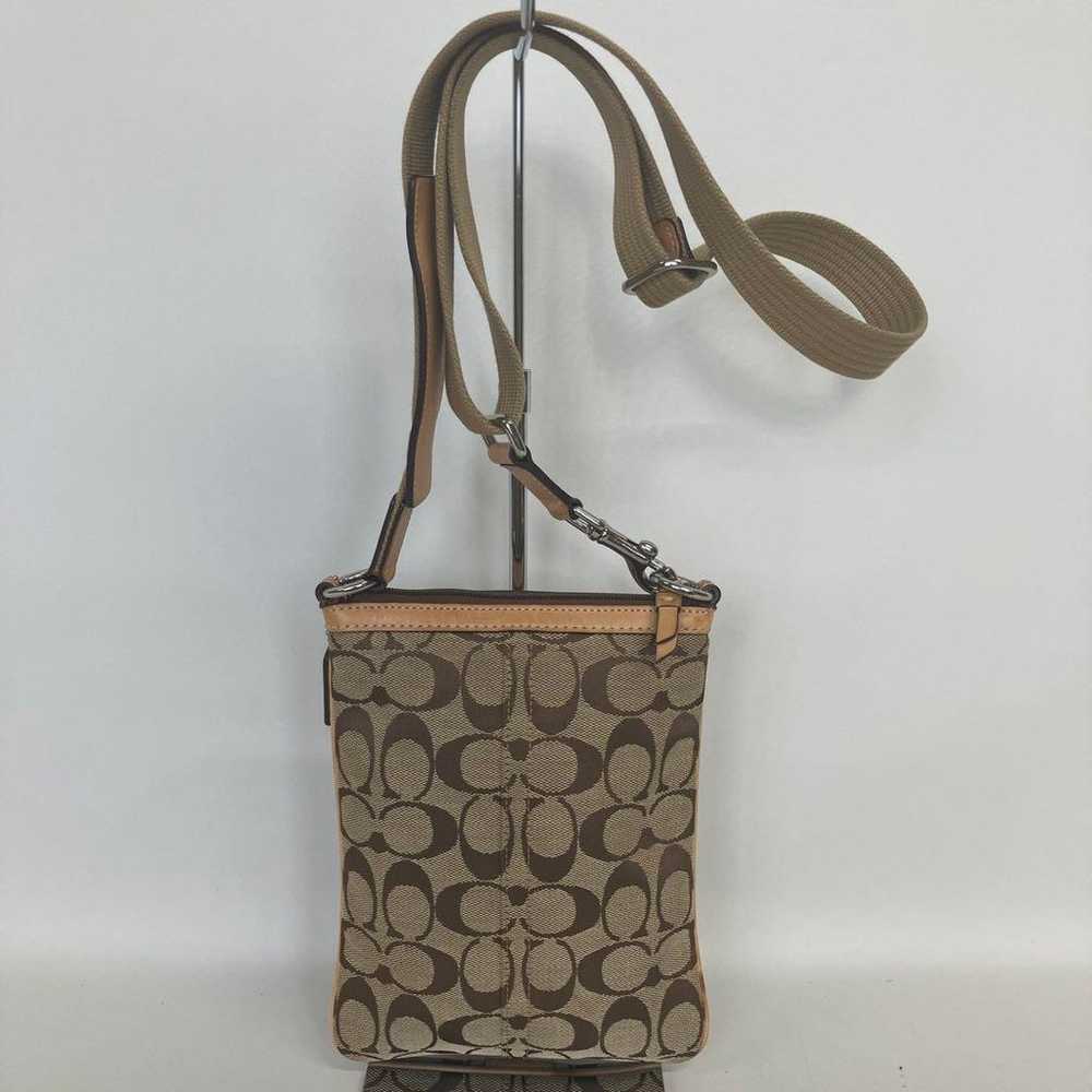 68B222｜Coach Signature Shoulder Bag Light Brown - image 3