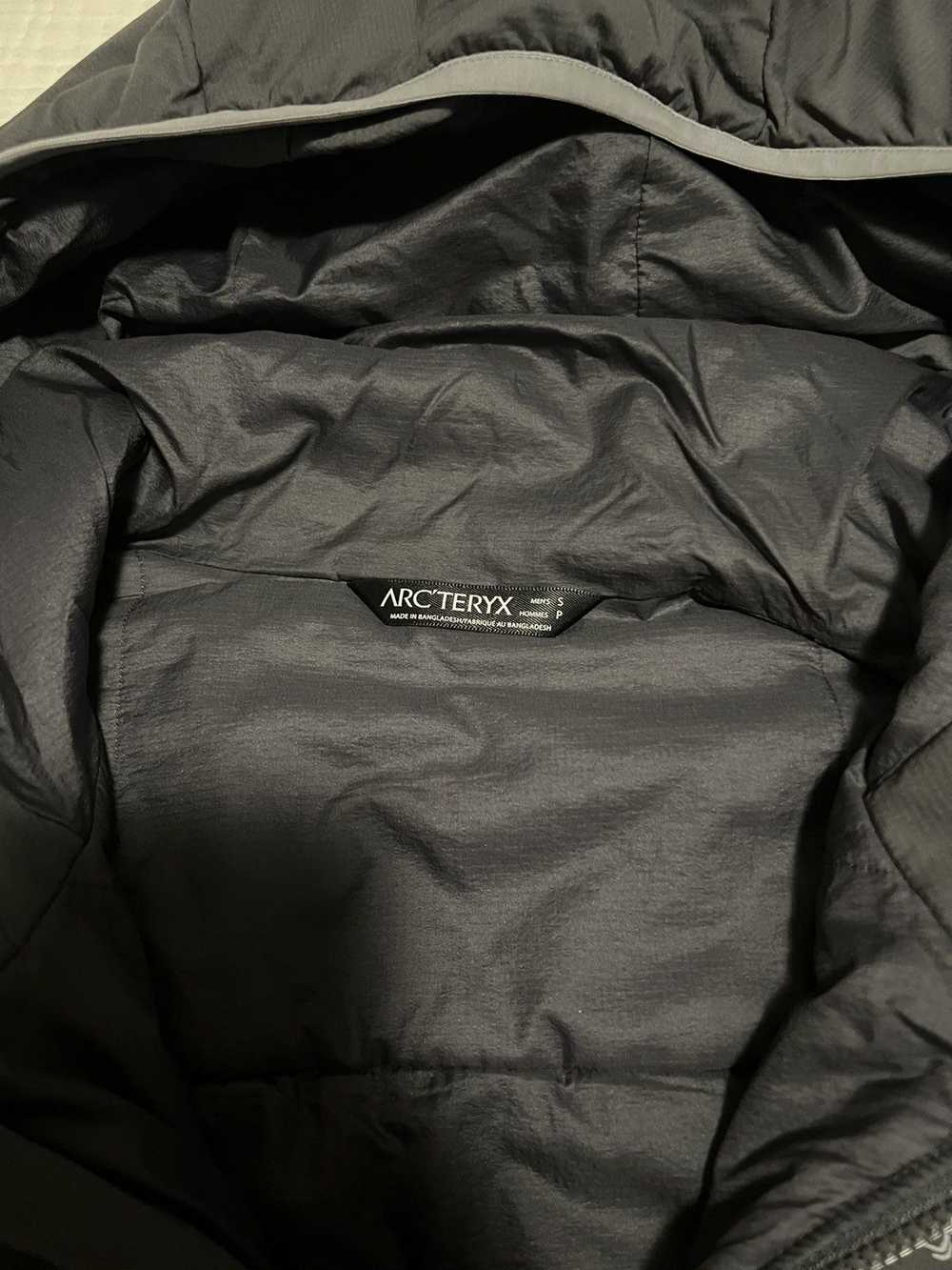 Arc'Teryx Hooded Jacket - image 4