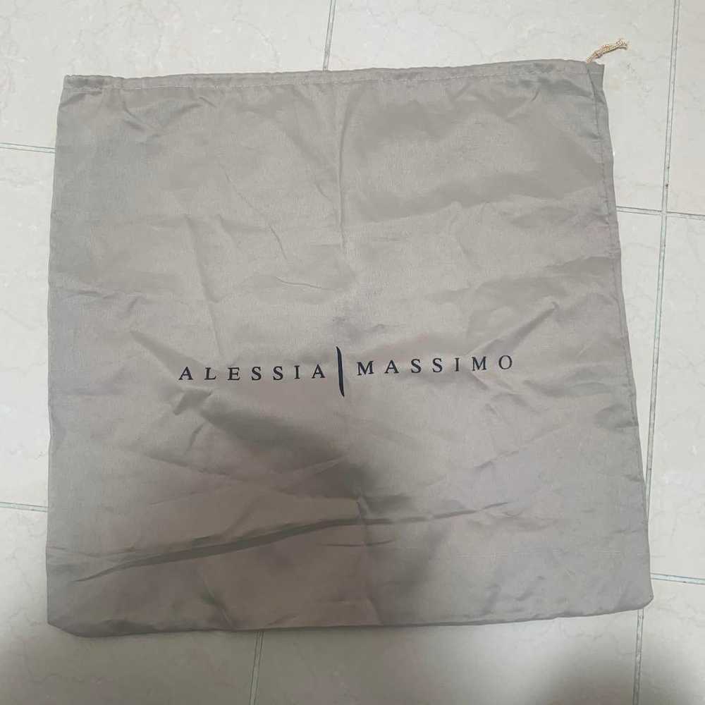 Back brand in exclusive bag - image 11