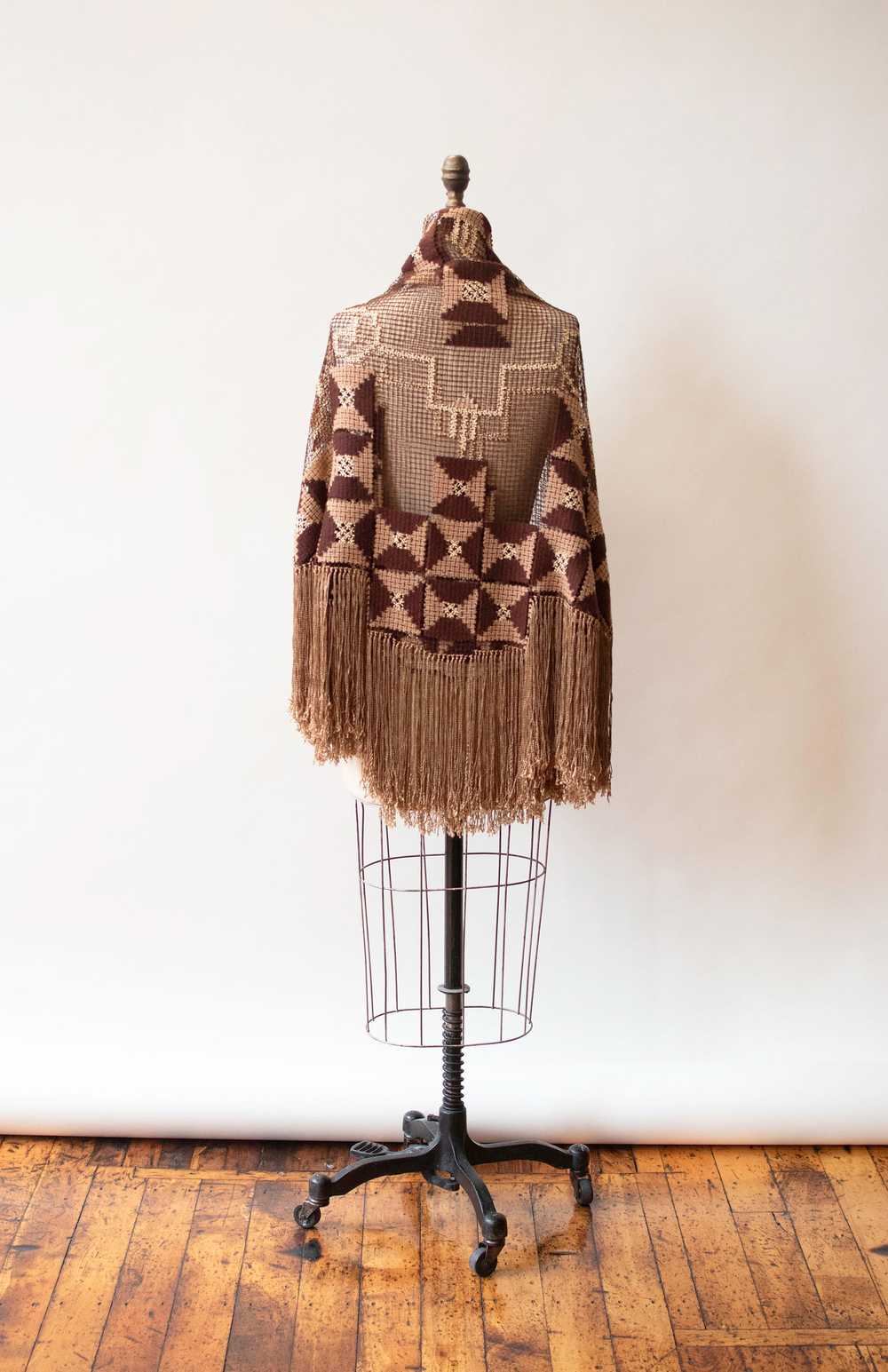 1920s Crochet Fringe Shawl - image 4
