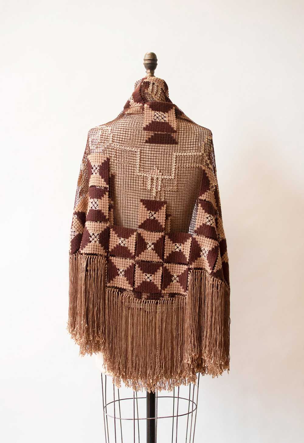 1920s Crochet Fringe Shawl - image 5