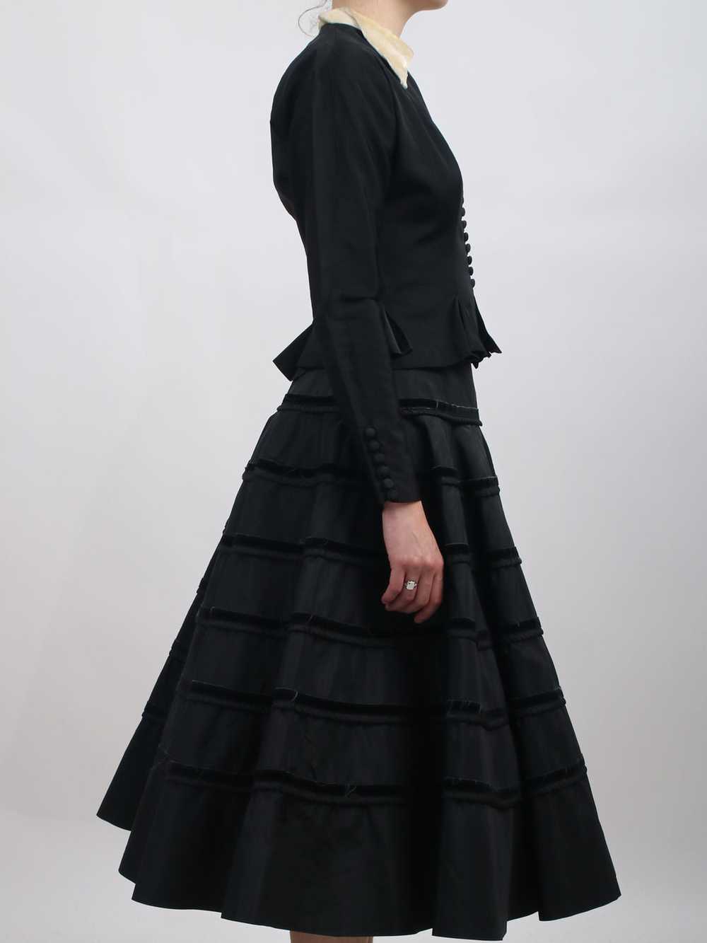 1950s Black Taffeta and Velvet Full Circle Skirt - image 2