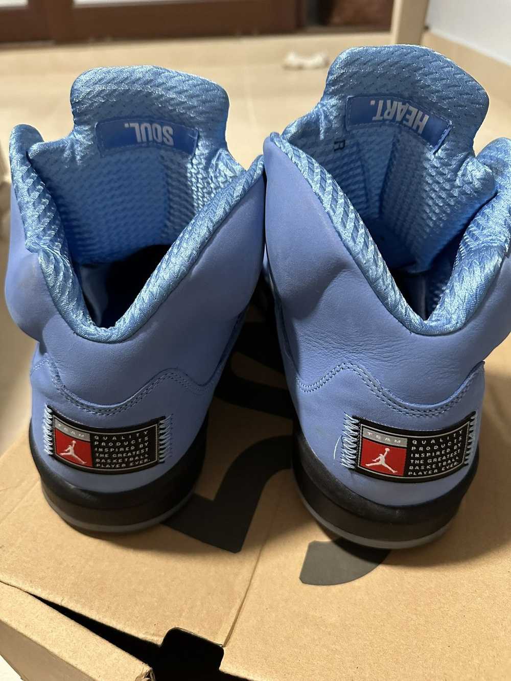 Jordan Brand × Nike Retro 5 UNC - image 3