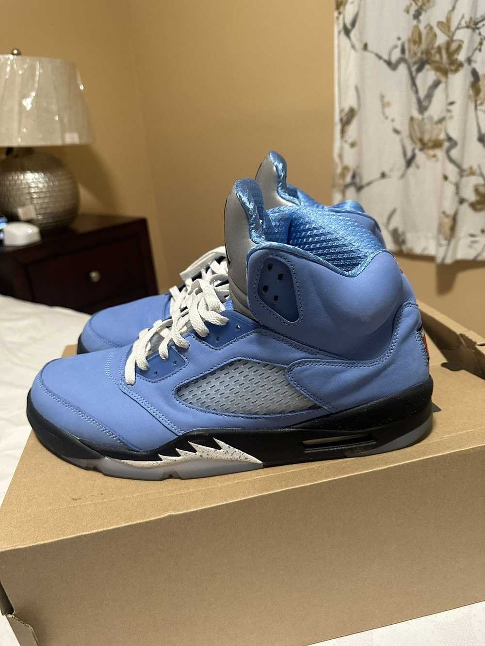 Jordan Brand × Nike Retro 5 UNC - image 9