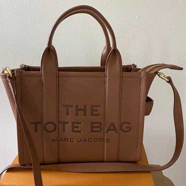 MARC JACOB THE LEATHER MEDIUM TOTE BAG